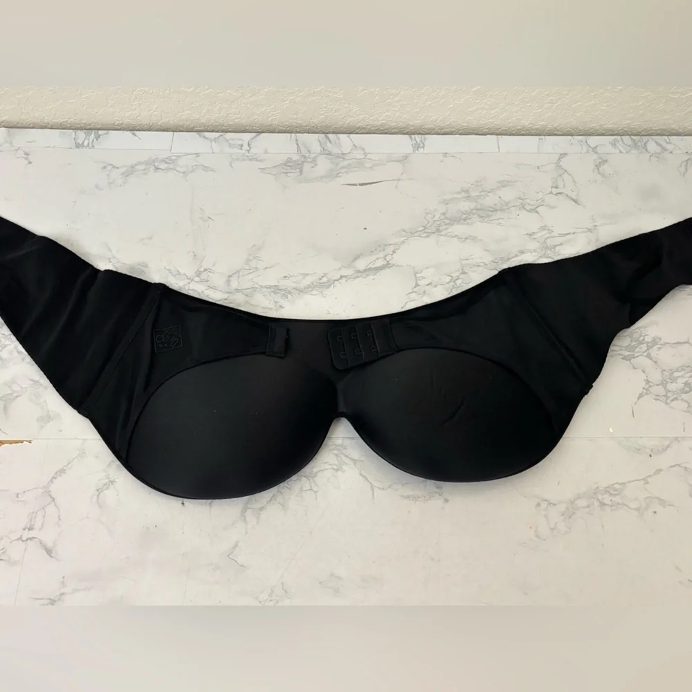 Black Bra, Size 38/85C Strapless Hook Loop Padded​ - Picture 2 of 7